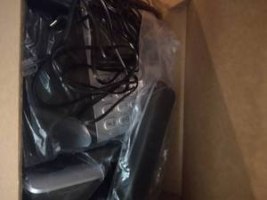 lot 198 image: Vtech desktop phone. Brand new stil...