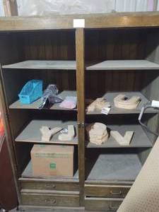 lot 259 image: 8 Shelf wood cabinet with 2 Large d...