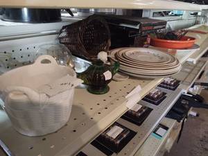 lot 12 image: Kitchenware n home dcor, maxall a...
