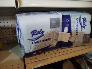 lot 47 image: 5 Bags of rely underpads size XL 10...