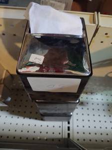 lot 50 image: 3 Rest napkins tidynap...