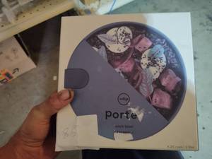 lot 85 image: Porter ceramic lunch bowl 4.25 Cups...