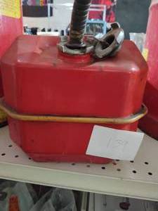 lot 139 image: Vintage 9.5 liters 2 12 gallons m...