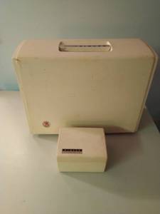lot 172 image: Singer Touch And Sew Sewing Machine With Accessories