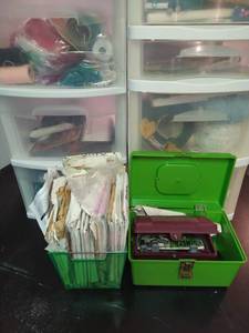 lot 187 image: Collection Of Sewing Items
