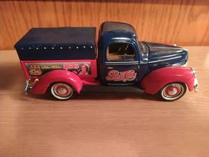lot 17 image: 1940 Ford Pepsi-Cola Bottle Truck Piggy Bank