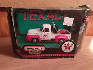 lot 23 image: Matchbox Collectibles Texaco Collection 1953 Ford f-100 Pickup