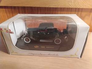 lot 29 image: 1930 Hudson Model Car By Signature Models
