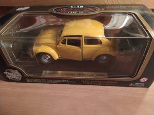 lot 35 image: 1967 Volkswagen Beetle Die-Cast Model Car By Road Tough