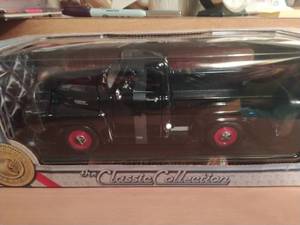 lot 36 image: 1953 Ford Pick Up Model Car By The Classic Collection