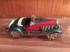 lot 46 image: 1935 Duesenberg SS. Model Car By Signature