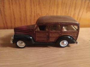 lot 194 image: 1940 Ford Woody Wagon Model Car