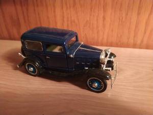 lot 199 image: 1932 Chevy Standard Coach Model Car By National Motor Museum Mint