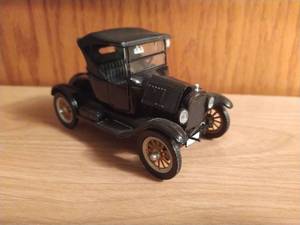 lot 200 image: 1925 Ford Model T Model Car By National Motor Museum Mint