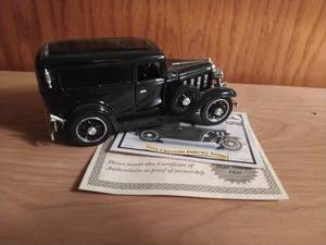 lot 203 image: 1932 Chevrolet Delivery Sedan Model Car By National Motor Museum Mint