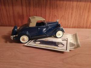 lot 205 image: 1935 Chevy EC Standard Roadster Model Car By National Motor Museum Mint