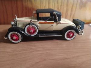 lot 218 image: 1927 314 Roadster Model Car By Signature