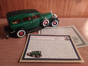 lot 233 image: 1932 Cadillac Fleetwood Series 355-B Town Sedan Model Car By National Motor Museum Mint
