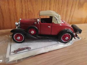 lot 236 image: 1931 Chevrolet Sport Cabriolet Model Car By National Motor Museum Mint