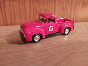 lot 245 image: 1956 Ford F-100 Texaco Model Car By Road Champs