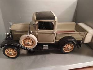 lot 263 image: Ford Pickup Model Truck