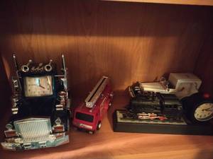 lot 277 image: Novelty Clocks