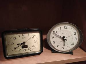 lot 284 image: Two Vintage Clocks