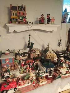 lot 411 image: Collection Of Christmas Dcor