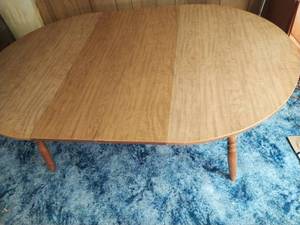 lot 418 image: Dinner Table