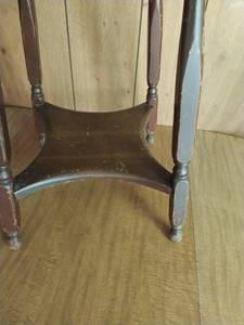 lot 419 image: Round Occasional Table