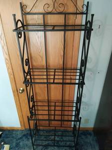 lot 427 image: Bakers Rack