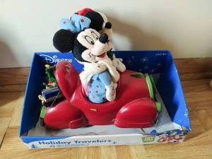 lot 108 image: Micky Mouse Holiday Traveler Toy