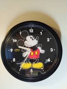 lot 109 image: Lorus Micky Mouse Clock