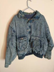 lot 126 image: Sierra Pacific Denim Jacket