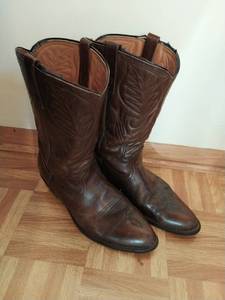 lot 134 image: Redwing Cowboy Boots