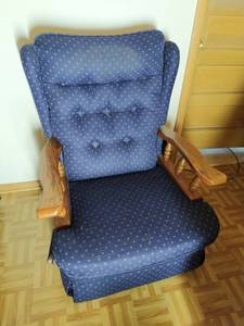 lot 137 image: Reclining Arm Chair