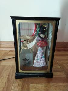 lot 158 image: Asian Style Display Box