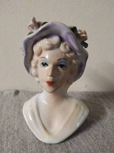lot 52 image: Vintage Lady Head Vase Bust