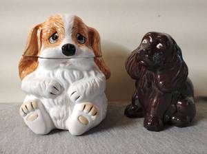 lot 63 image: Two Vintage Dog Dcor Items