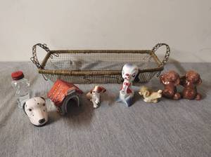 lot 78 image: Collection of Vintage Dog Salt & Pepper Shakers