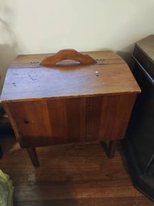 lot 82 image: Vintage Sewing Caddy Cabinet