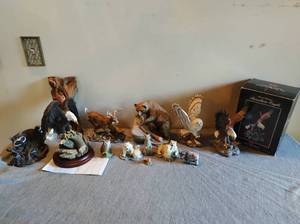 lot 99 image: Wildlife Figurines