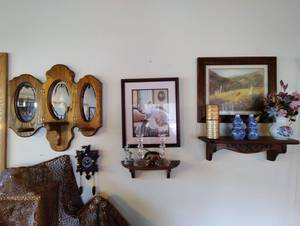 lot 306 image: Collection of Wall Art and Dcor