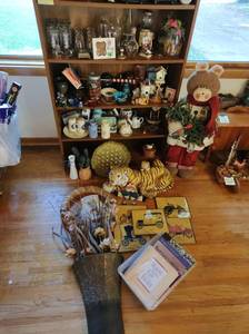 lot 315 image: Huge Collection of Home Dcor and Collectibles