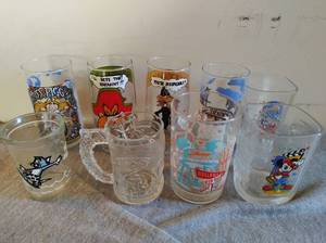 lot 318 image: Collection of Vintage Promotional Glassware
