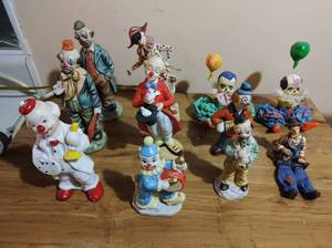 lot 321 image: Collection of Clown Figurines