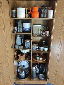 lot 327 image: Contents of Kitchen Cabinet- Lots of Vintage Items