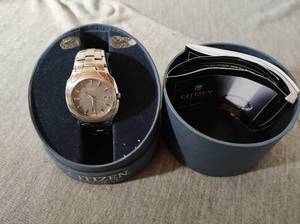 lot 360 image: Citizen Eco Drive Wristwatch