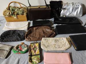 lot 372 image: Collection of Vintage Purses