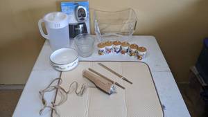 lot 285 image: Miscellaneous Kitchen Goods - Electric Knife, Herbal Crocks, Digital Rain Gauge, & More 